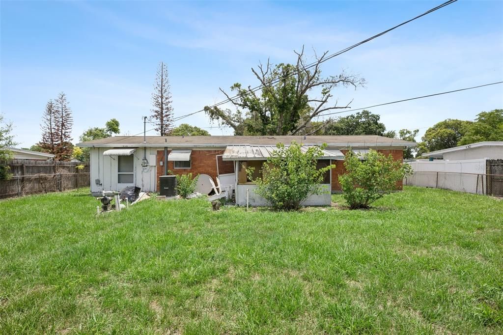 Active With Contract: $250,000 (3 beds, 2 baths, 1237 Square Feet)