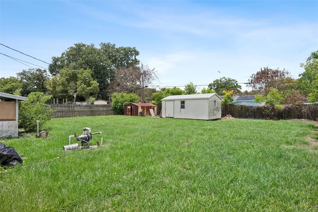 Active With Contract: $250,000 (3 beds, 2 baths, 1237 Square Feet)
