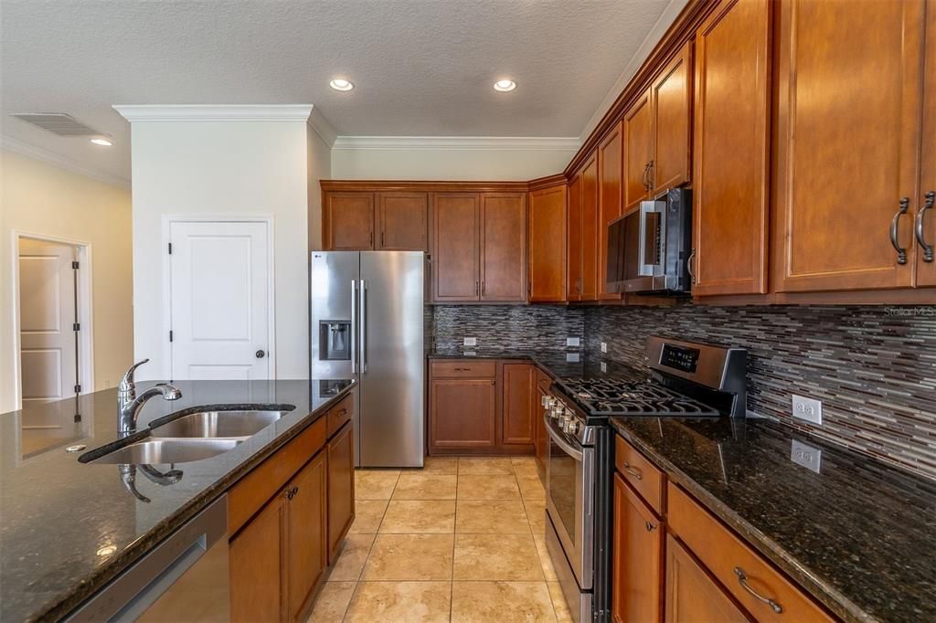 For Sale: $419,900 (3 beds, 2 baths, 1792 Square Feet)