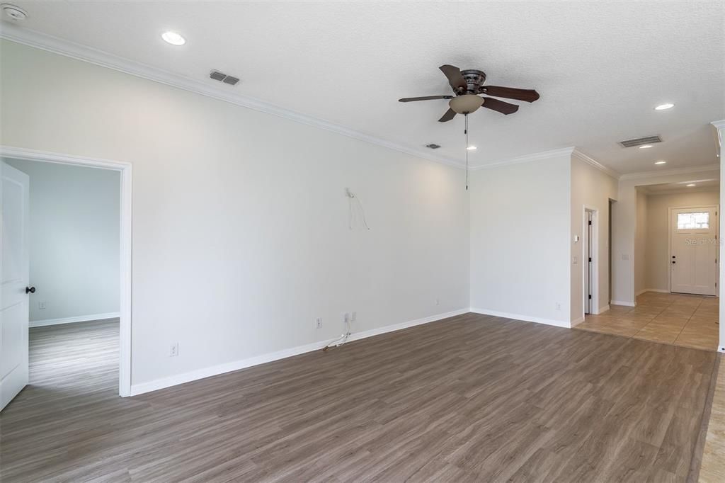 For Sale: $419,900 (3 beds, 2 baths, 1792 Square Feet)