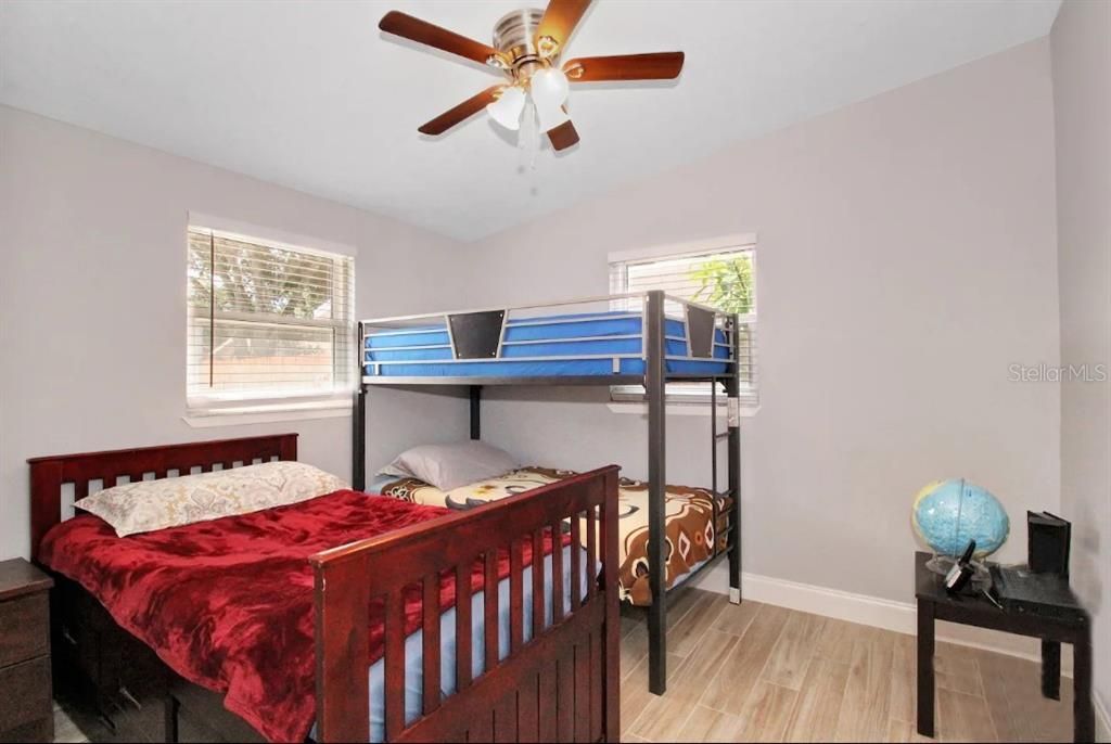 For Rent: $2,300 (2 beds, 1 baths, 816 Square Feet)