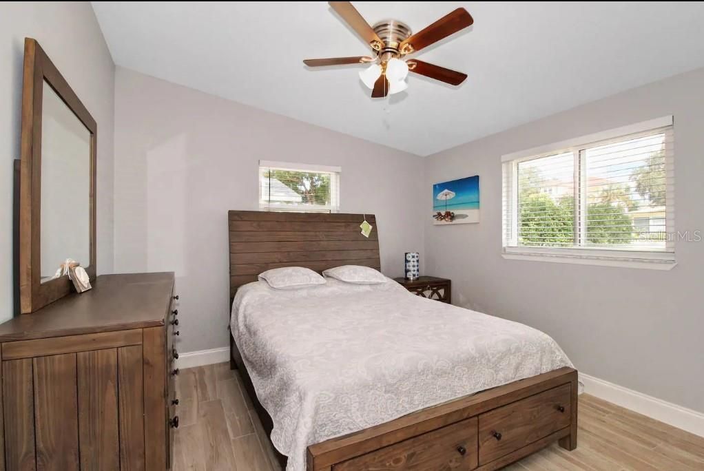 For Rent: $2,300 (2 beds, 1 baths, 816 Square Feet)