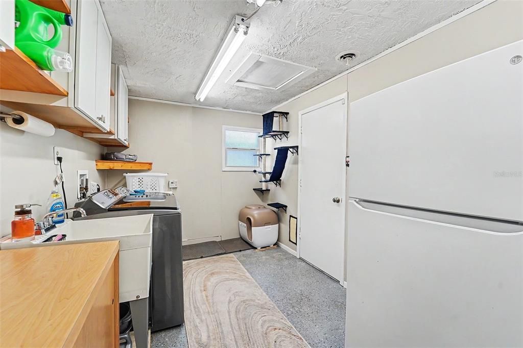 For Sale: $375,000 (2 beds, 2 baths, 1502 Square Feet)