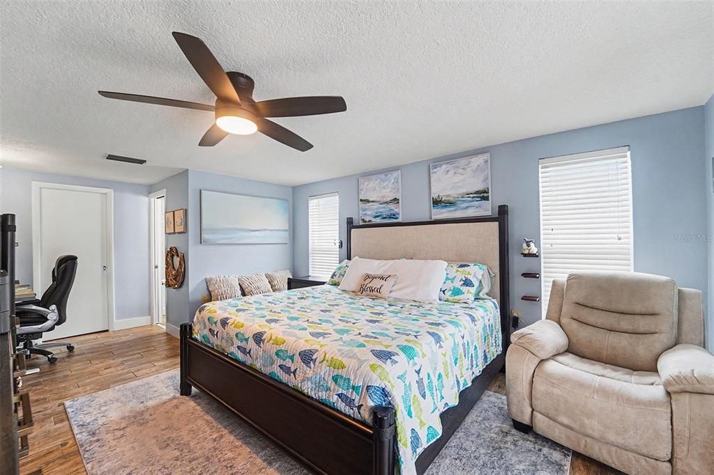 For Sale: $375,000 (2 beds, 2 baths, 1502 Square Feet)