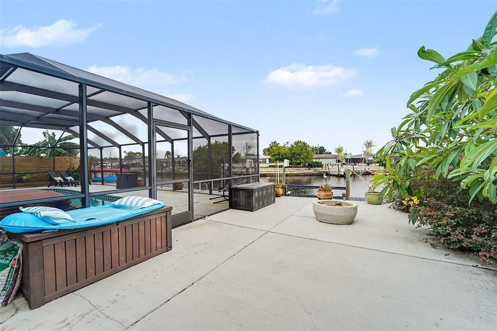 For Sale: $375,000 (2 beds, 2 baths, 1502 Square Feet)