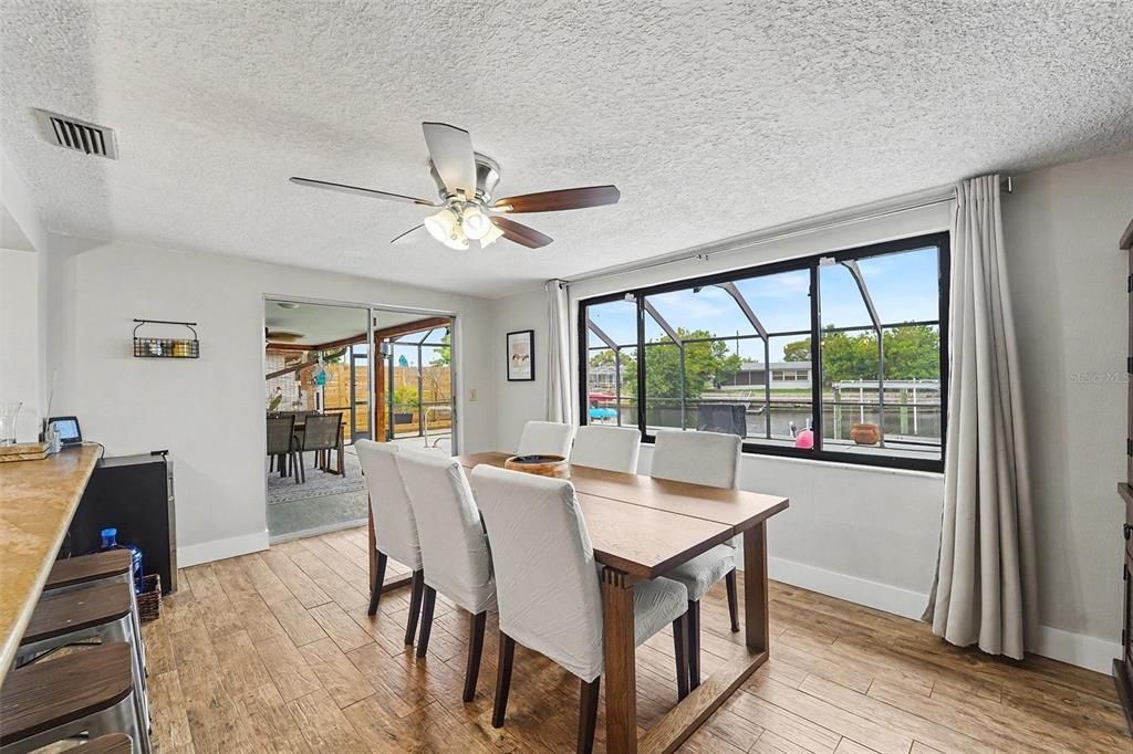 For Sale: $375,000 (2 beds, 2 baths, 1502 Square Feet)
