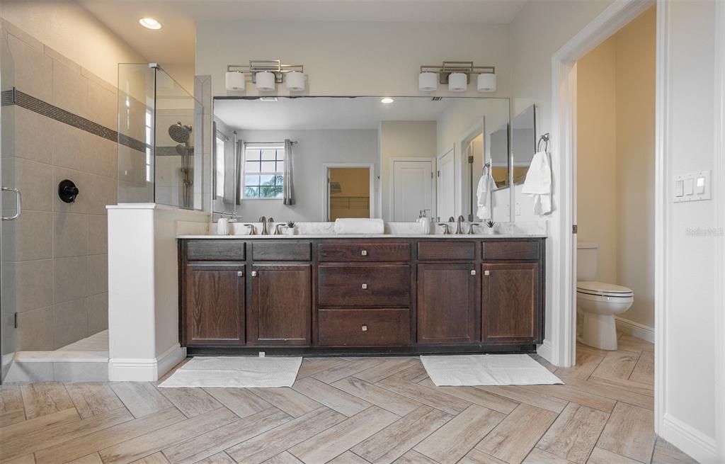 For Sale: $699,000 (4 beds, 2 baths, 2667 Square Feet)