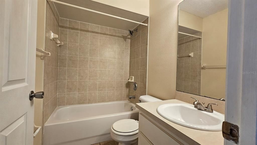 For Rent: $1,895 (3 beds, 2 baths, 1300 Square Feet)