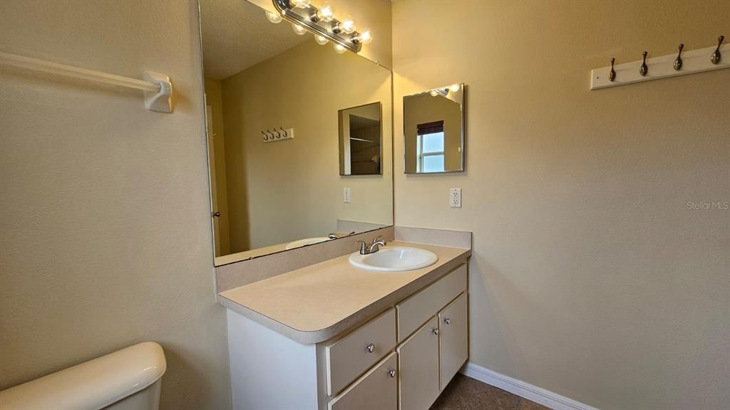 For Rent: $1,895 (3 beds, 2 baths, 1300 Square Feet)