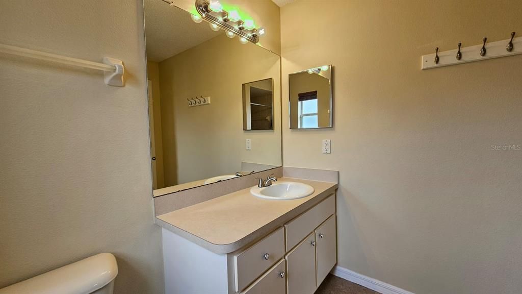 For Rent: $1,895 (3 beds, 2 baths, 1300 Square Feet)