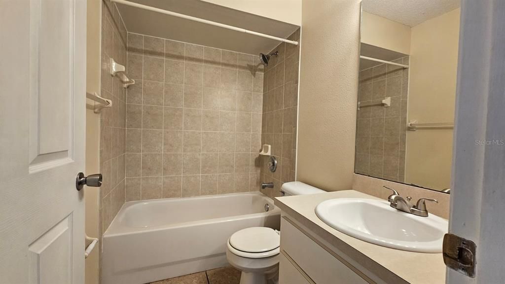 For Rent: $1,895 (3 beds, 2 baths, 1300 Square Feet)