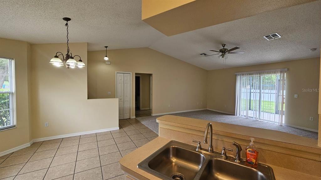 For Rent: $1,895 (3 beds, 2 baths, 1300 Square Feet)