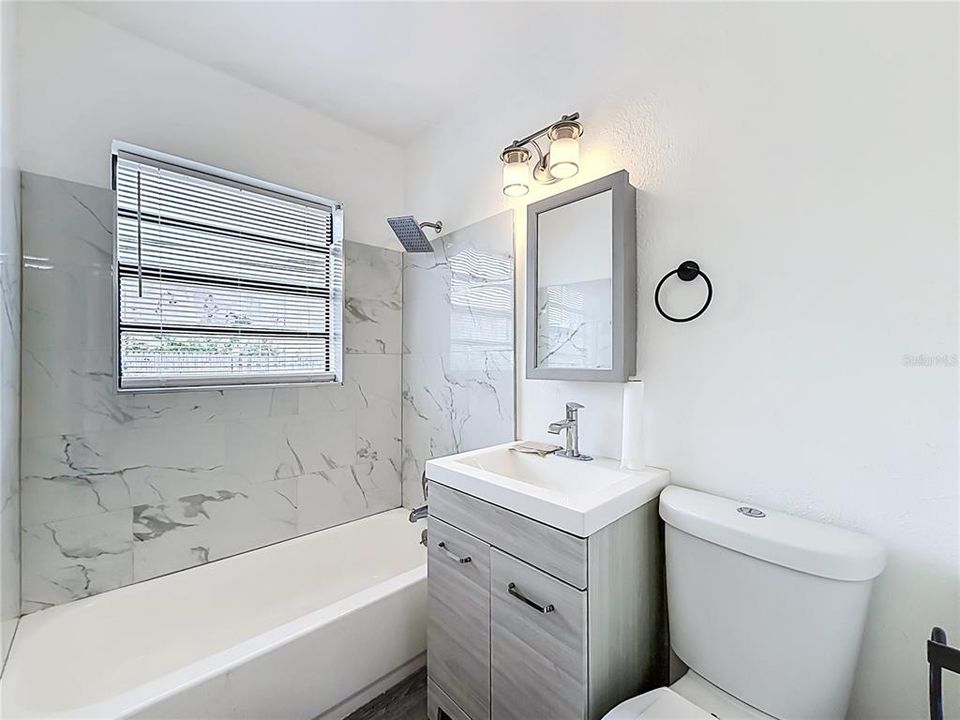 For Sale: $330,000 (3 beds, 1 baths, 977 Square Feet)