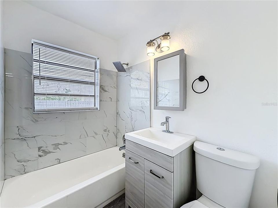 For Sale: $330,000 (3 beds, 1 baths, 977 Square Feet)