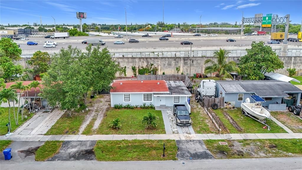 For Sale: $330,000 (3 beds, 1 baths, 977 Square Feet)