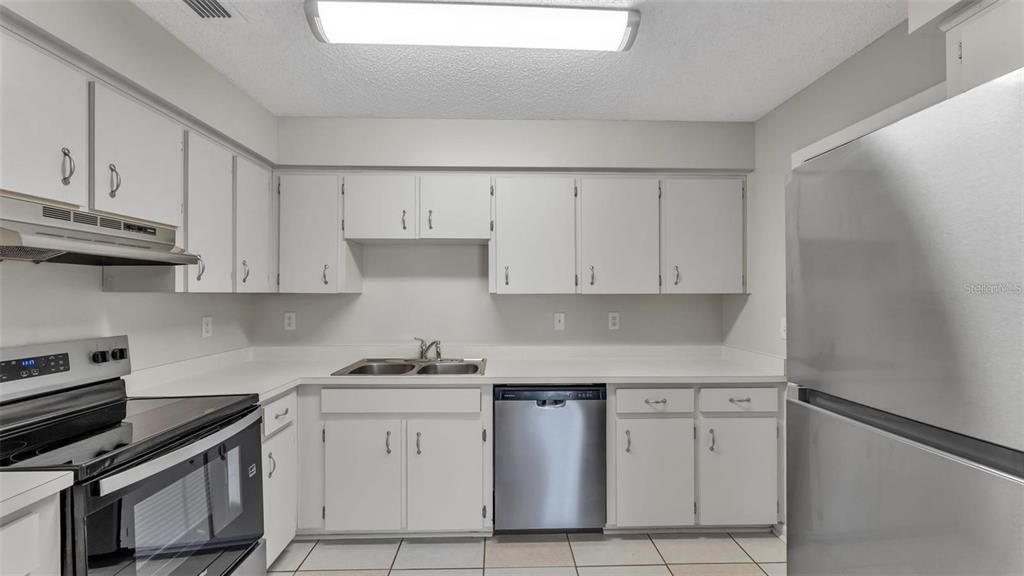 В аренду: $1,550 (2 спален, 2 ванн, 1142 Квадратных фут)