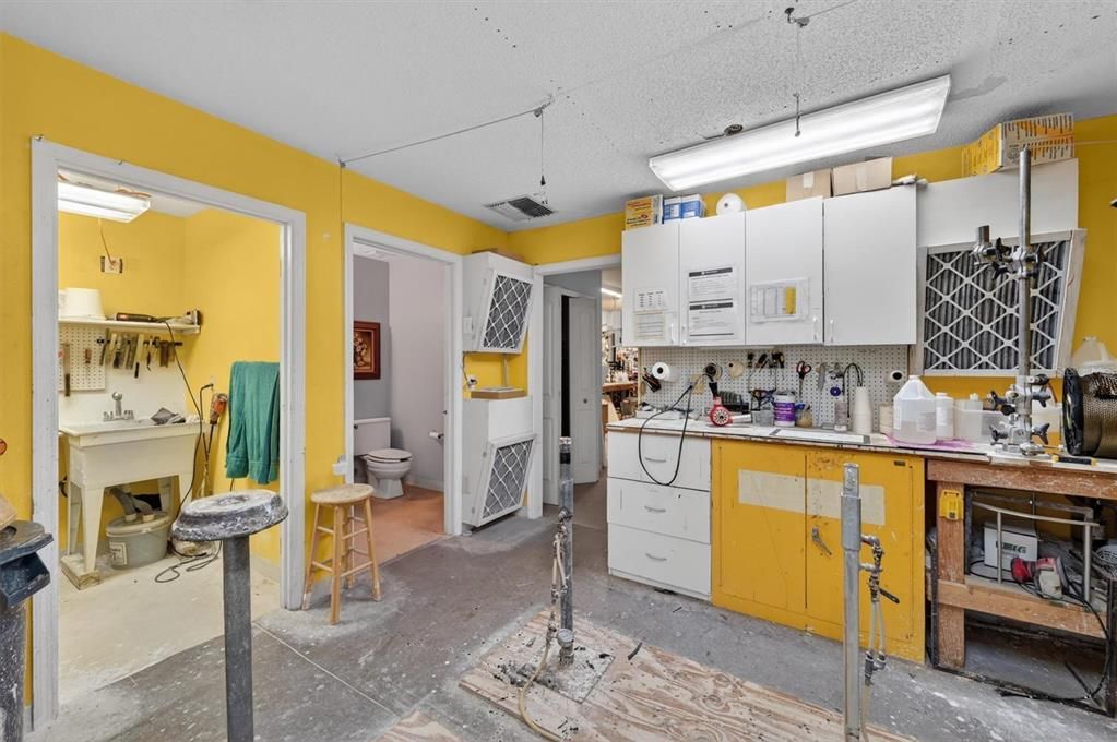 For Sale: $425,000 (0 beds, 0 baths, 2760 Square Feet)