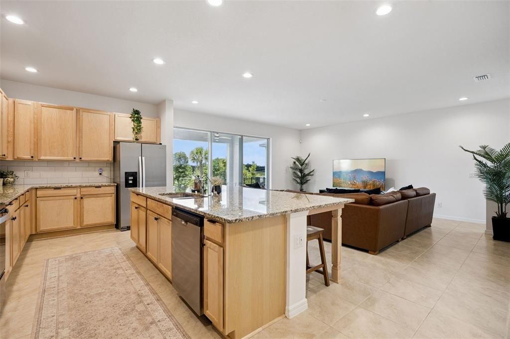 En Venta: $575,000 (6 camas, 4 baños, 3235 Pies cuadrados)
