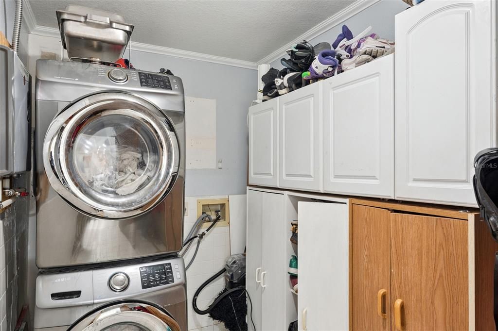 For Sale: $619,900 (3 beds, 2 baths, 2532 Square Feet)
