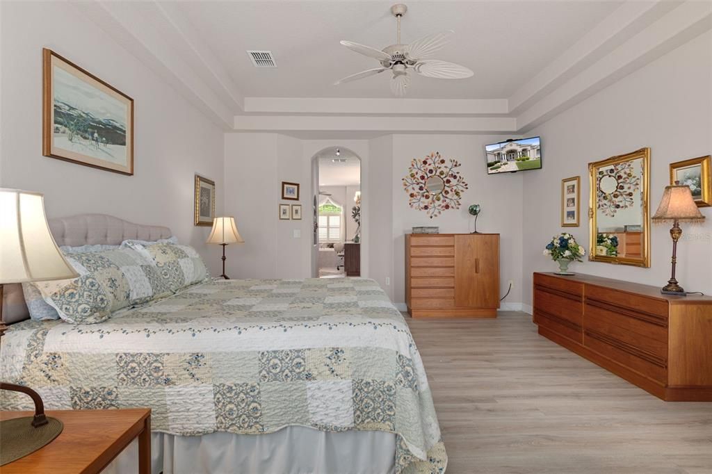En Venta: $530,000 (3 camas, 3 baños, 2636 Pies cuadrados)