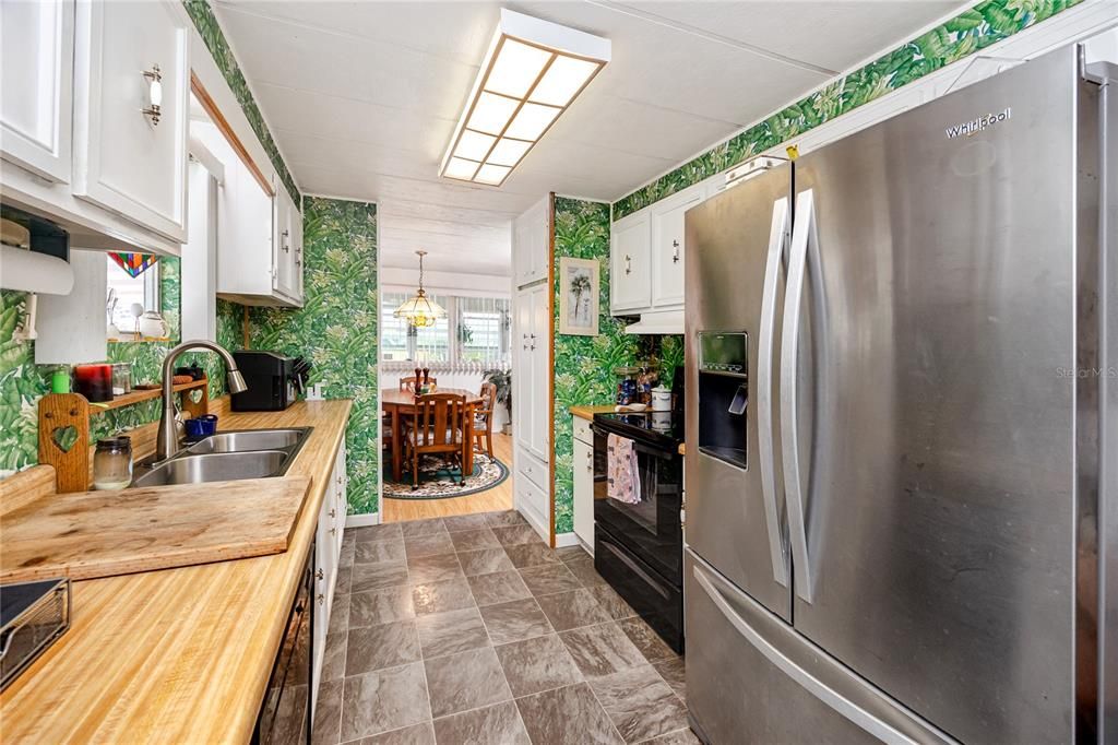 For Sale: $99,000 (3 beds, 2 baths, 1344 Square Feet)