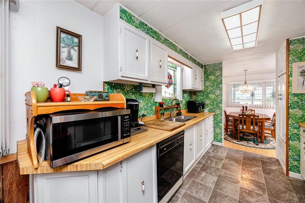 For Sale: $99,000 (3 beds, 2 baths, 1344 Square Feet)