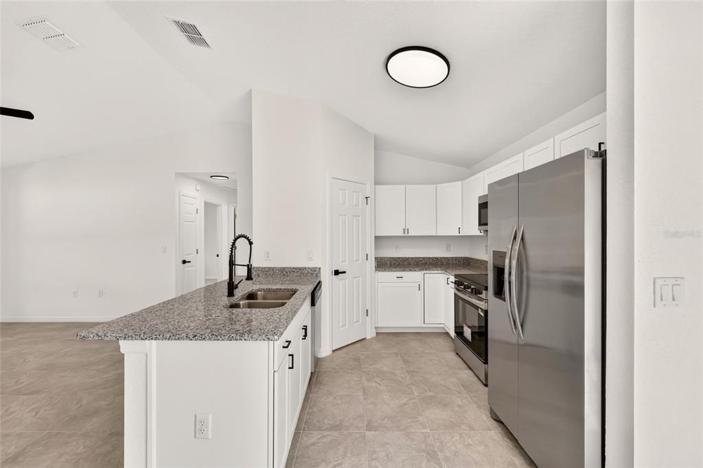 For Sale: $599,900 (6 beds, 0 baths, 2346 Square Feet)