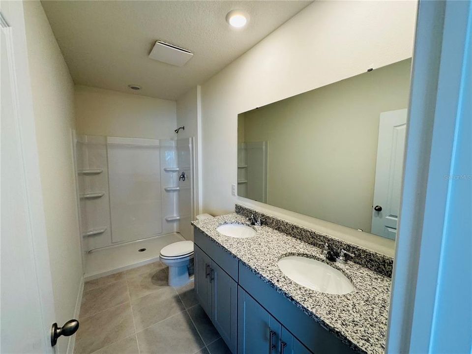 For Rent: $2,200 (3 beds, 2 baths, 1673 Square Feet)