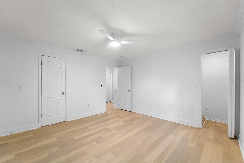 For Sale: $359,000 (2 beds, 1 baths, 1020 Square Feet)