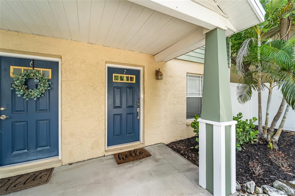 For Sale: $359,000 (2 beds, 1 baths, 1020 Square Feet)