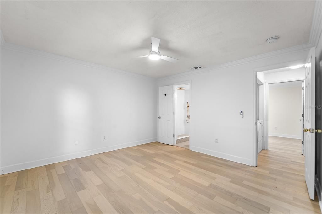 For Sale: $359,000 (2 beds, 1 baths, 1020 Square Feet)