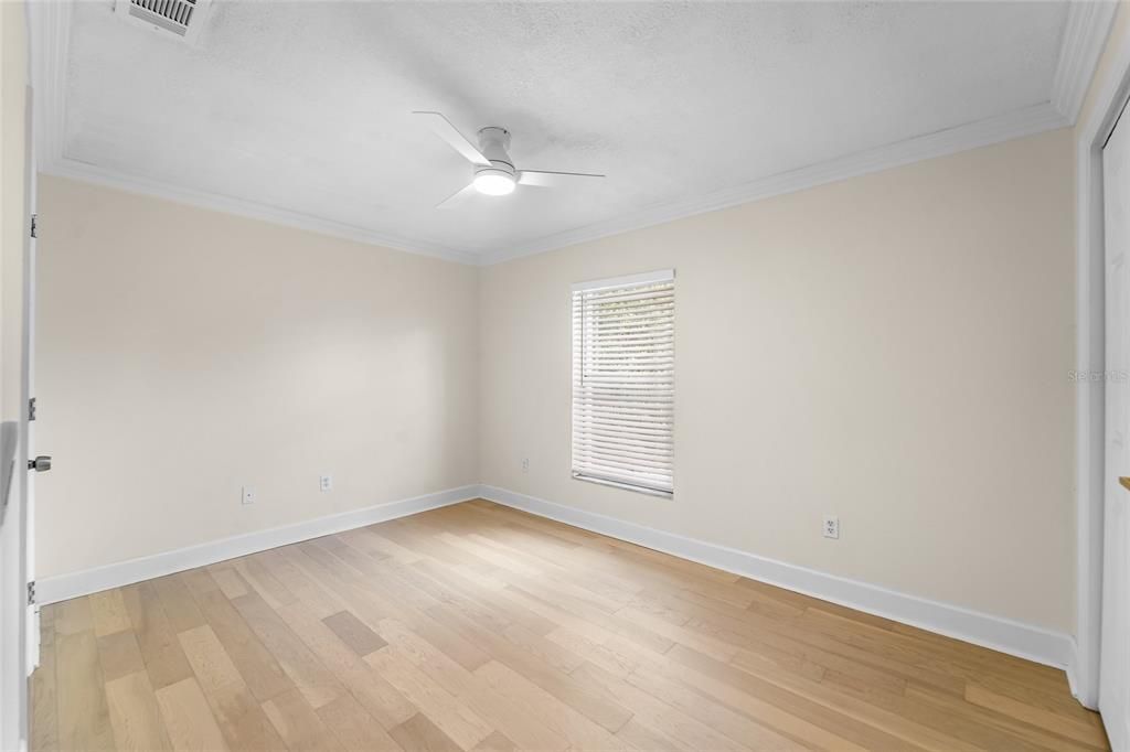 For Sale: $359,000 (2 beds, 1 baths, 1020 Square Feet)