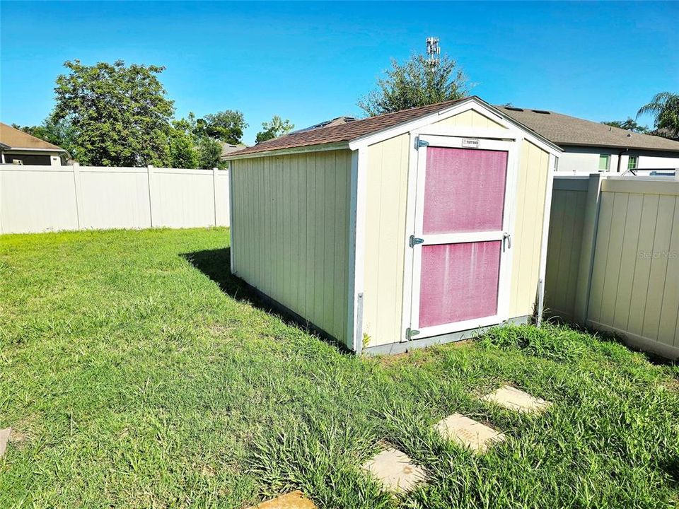 En Venta: $370,000 (4 camas, 2 baños, 1768 Pies cuadrados)