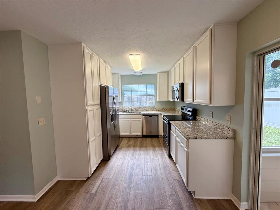For Sale: $399,900 (3 beds, 2 baths, 1534 Square Feet)
