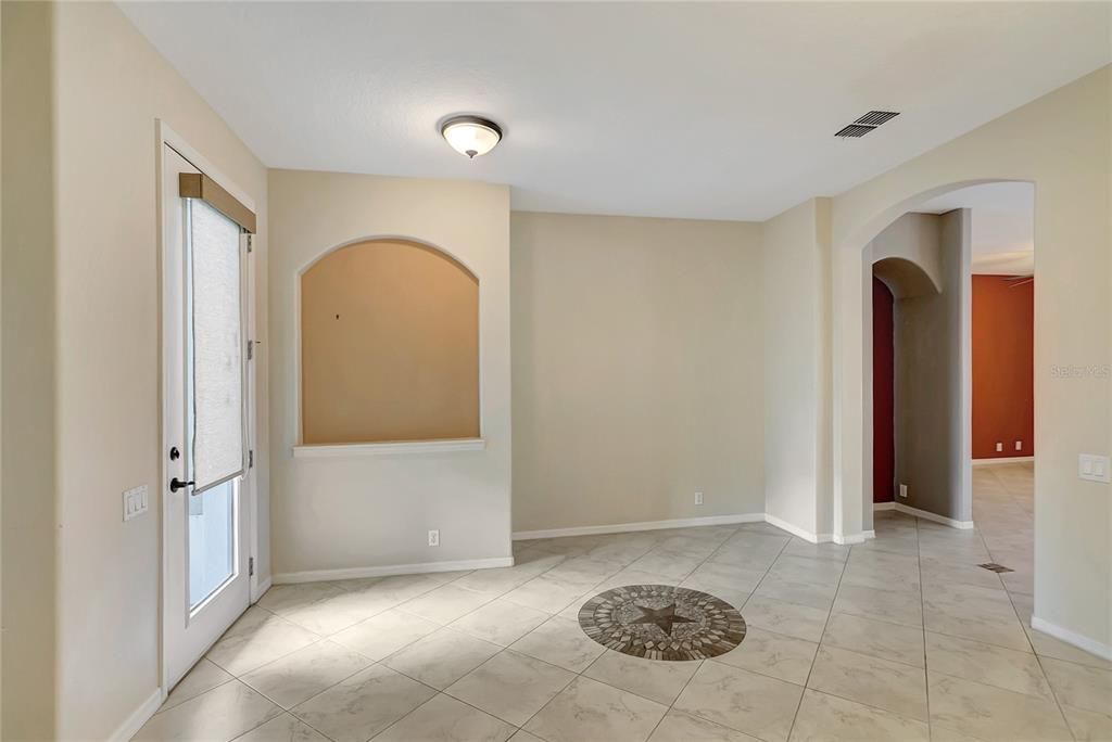 For Sale: $319,900 (3 beds, 2 baths, 1979 Square Feet)