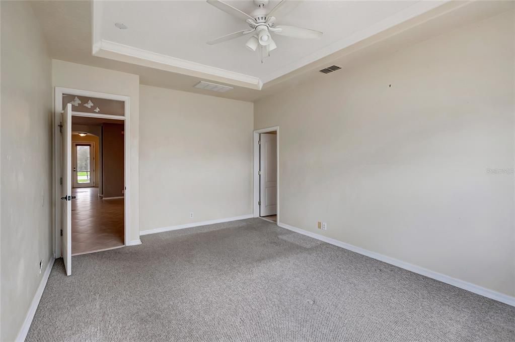 For Sale: $319,900 (3 beds, 2 baths, 1979 Square Feet)