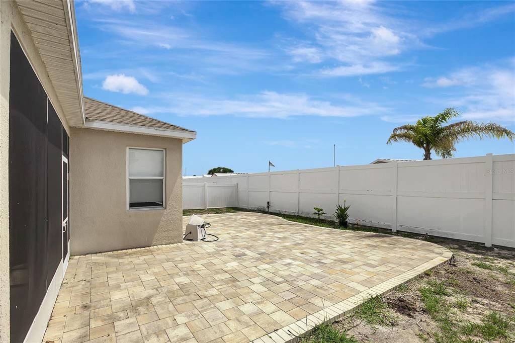 For Sale: $319,900 (3 beds, 2 baths, 1979 Square Feet)