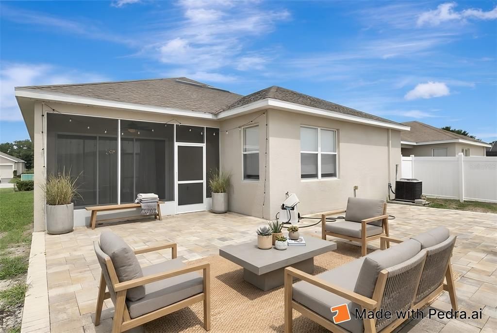 For Sale: $319,900 (3 beds, 2 baths, 1979 Square Feet)