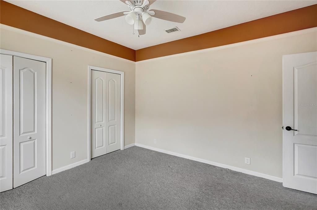 For Sale: $319,900 (3 beds, 2 baths, 1979 Square Feet)
