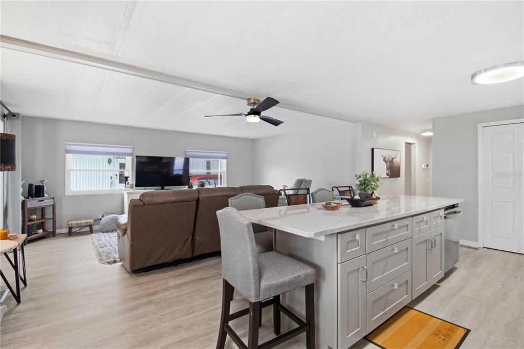 For Sale: $160,000 (2 beds, 2 baths, 1120 Square Feet)
