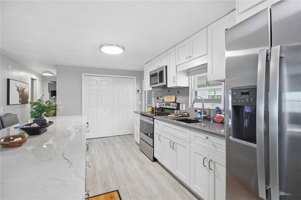 For Sale: $160,000 (2 beds, 2 baths, 1120 Square Feet)