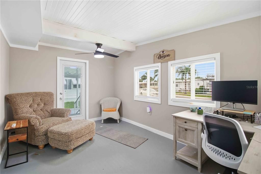 For Sale: $160,000 (2 beds, 2 baths, 1120 Square Feet)