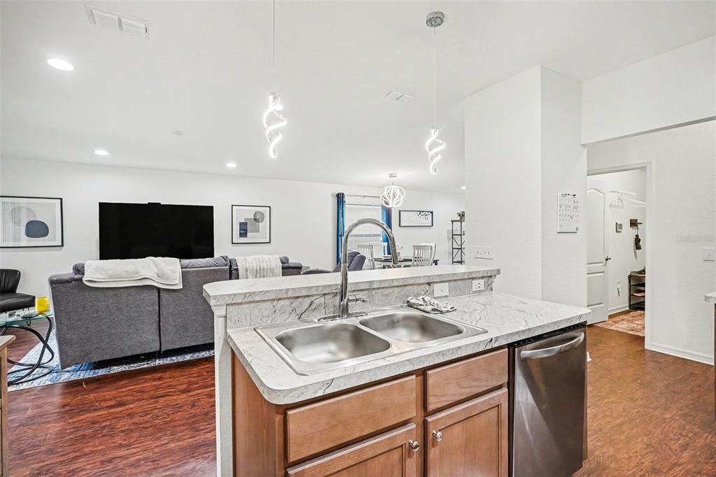 For Sale: $355,000 (3 beds, 2 baths, 1740 Square Feet)