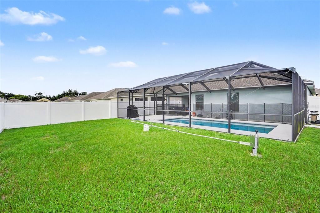 For Sale: $355,000 (3 beds, 2 baths, 1740 Square Feet)