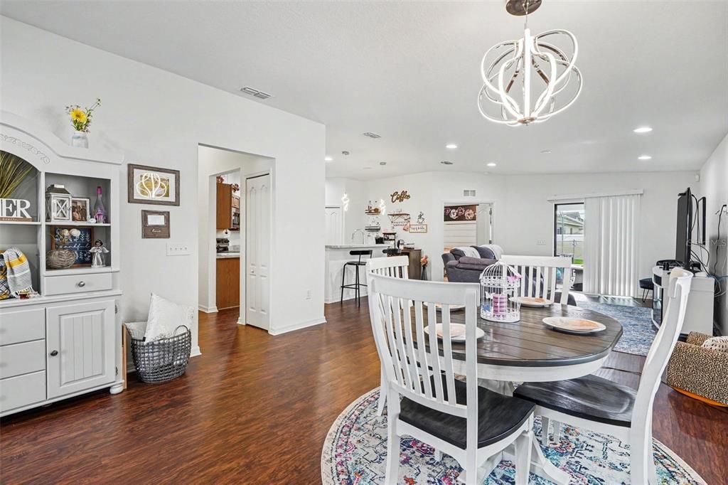 For Sale: $355,000 (3 beds, 2 baths, 1740 Square Feet)