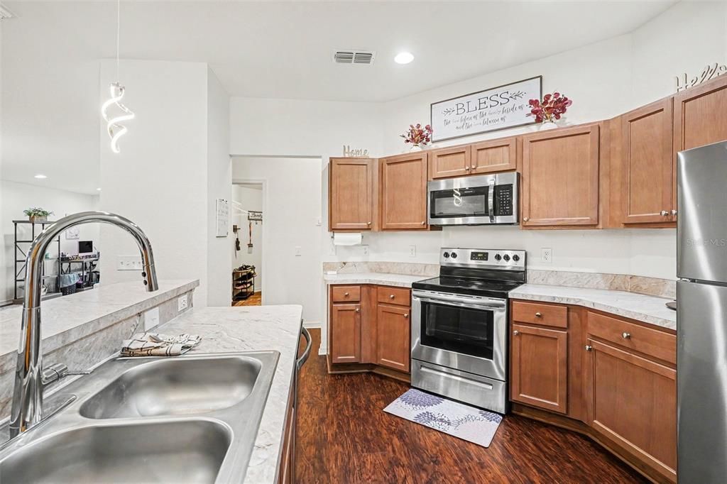 For Sale: $355,000 (3 beds, 2 baths, 1740 Square Feet)