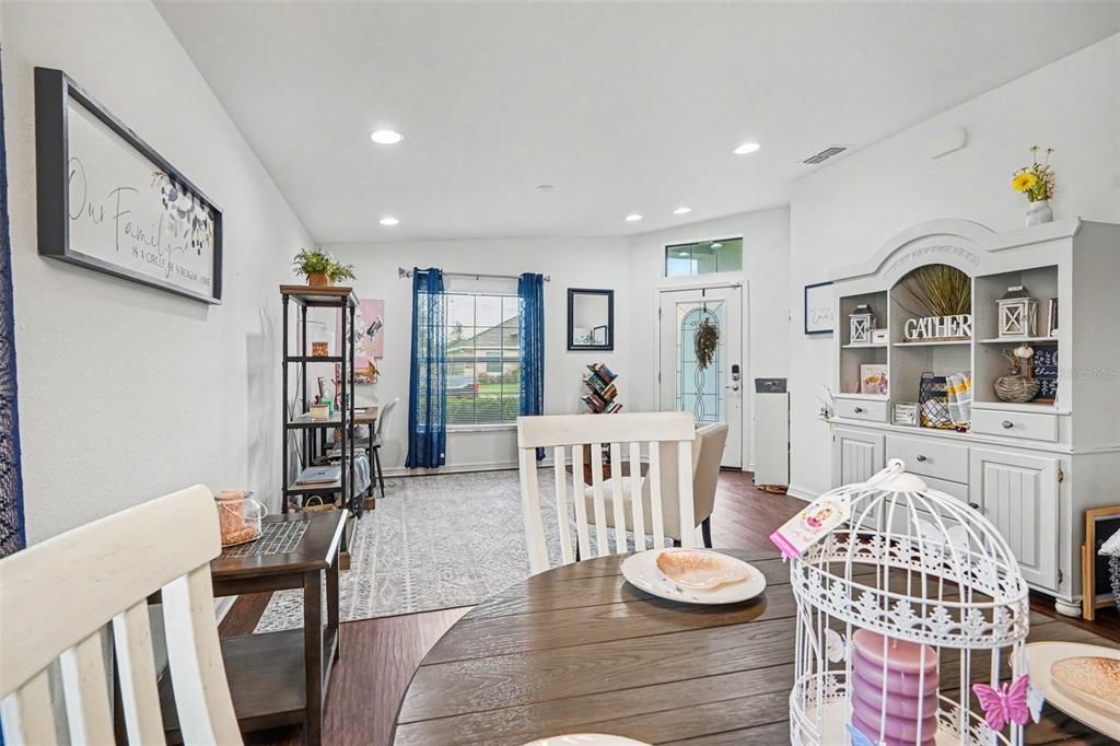 For Sale: $355,000 (3 beds, 2 baths, 1740 Square Feet)