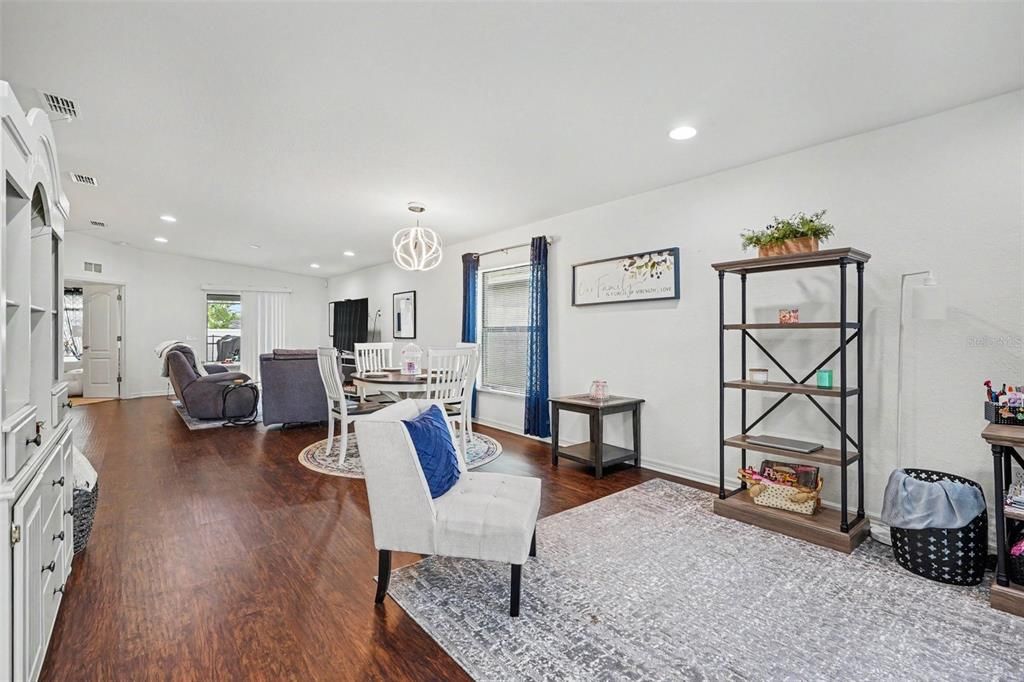 For Sale: $355,000 (3 beds, 2 baths, 1740 Square Feet)