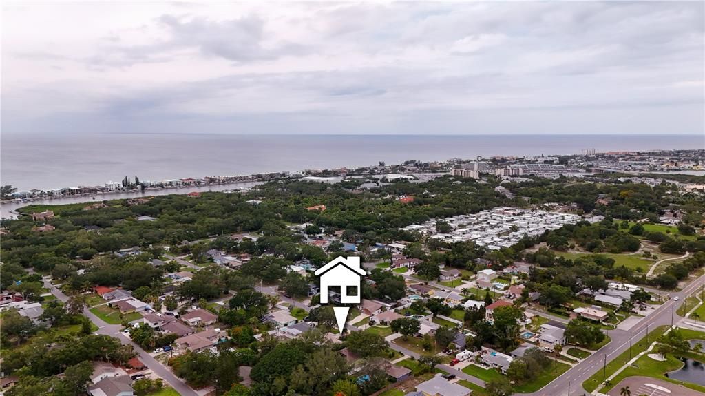 For Sale: $329,000 (2 beds, 1 baths, 1044 Square Feet)