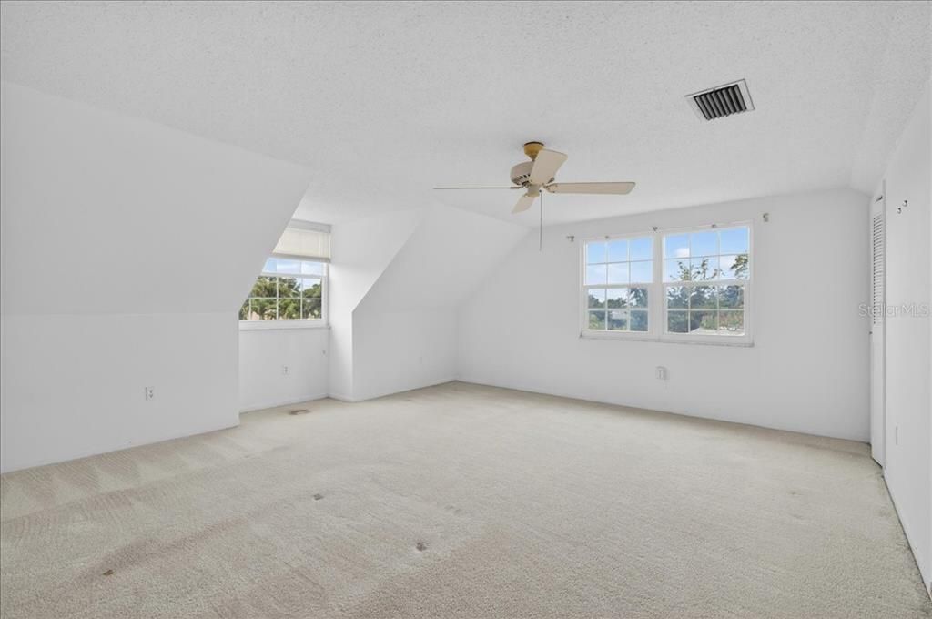 For Sale: $899,900 (4 beds, 4 baths, 4003 Square Feet)